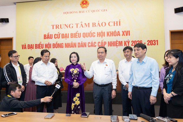 Nhiều địa phương đã đạt tỉ lệ trên 90% cử tri hoàn thành việc bỏ phiếu bầu cử - Ảnh 2.