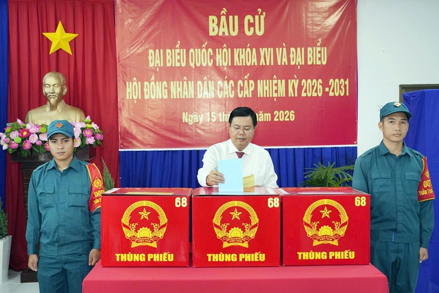 CLIP: Rộn ràng ngày bầu cử tại Cần Thơ, Vĩnh Long, An Giang, Tây Ninh - Ảnh 15.