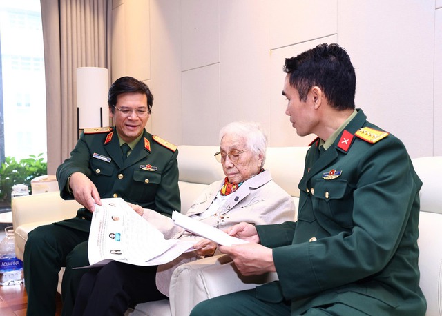 Nguyên Phó chủ tịch nước Nguyễn Thị bình bầu cử đại biểu Quốc hội 2026 tại Hà Nội - Ảnh 3.