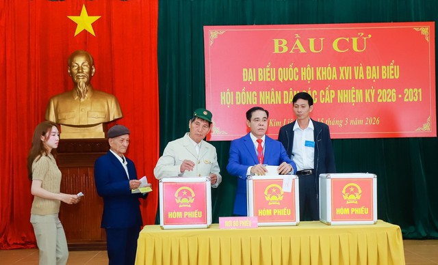 Tổng Bí thư Tô Lâm bỏ phiếu tại phường Ba Đình - Ảnh 2.