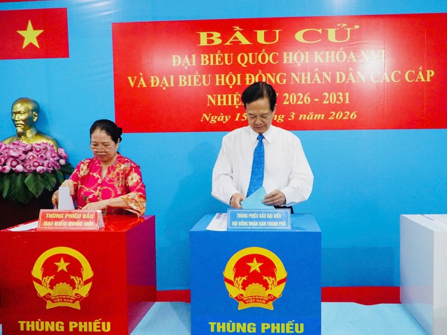 Hình ảnh lãnh đạo, nguyên lãnh đạo Đảng, nhà nước, TPHCM đi bầu cử - Ảnh 9.