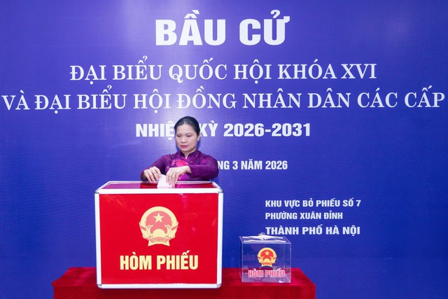 Tổng Bí thư Tô Lâm bỏ phiếu tại phường Ba Đình - Ảnh 5.