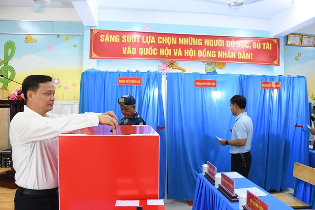 Hình ảnh Bí thư Tỉnh ủy Đồng Nai Vũ Hồng Văn dự khai mạc bầu cử tại phường Trấn Biên - Ảnh 9.