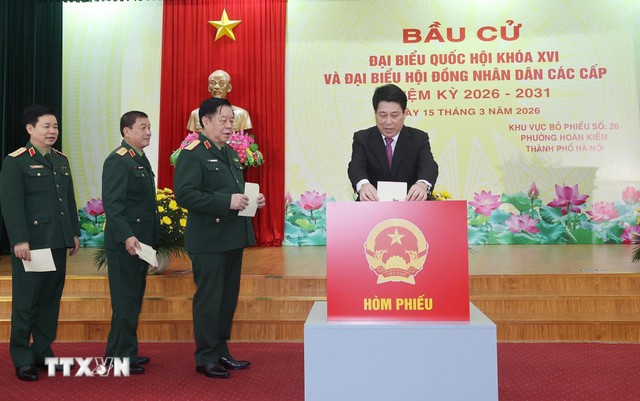 Tổng Bí thư Tô Lâm bỏ phiếu tại phường Ba Đình - Ảnh 2.