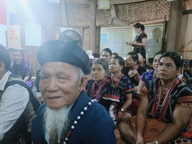 Phó Chủ tịch Quốc hội Trần Quang Phương tham gia bầu cử tại Đà Nẵng 2026 - Ảnh 12. Phó Chủ tịch Quốc hội Trần Quang Phương tham gia bầu cử tại Đà Nẵng 2026 - Ảnh 12.