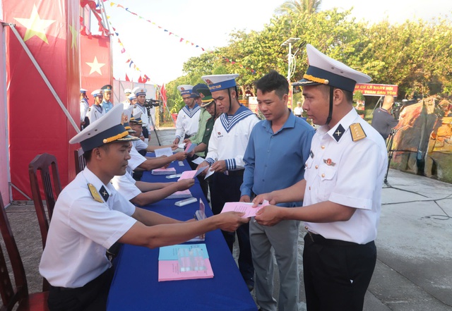 Thiêng liêng Ngày hội non sông ở đặc khu Trường Sa - Ảnh 2.