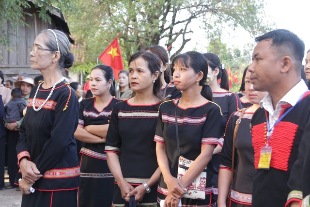 Đồng bào Tây Nguyên nô nức đi bầu cử - Ảnh 3.