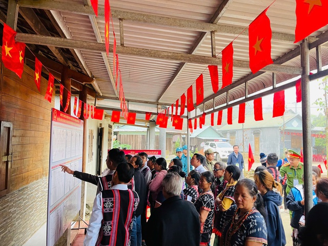 Phó Chủ tịch Quốc hội Trần Quang Phương tham gia bầu cử tại Đà Nẵng 2026 - Ảnh 13. Phó Chủ tịch Quốc hội Trần Quang Phương tham gia bầu cử tại Đà Nẵng 2026 - Ảnh 13.