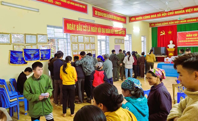 Thanh H&oacute;a bầu đủ 17 đại biểu Quốc hội với tỉ lệ tr&uacute;ng cử tr&ecirc;n 93% - Ảnh 2.