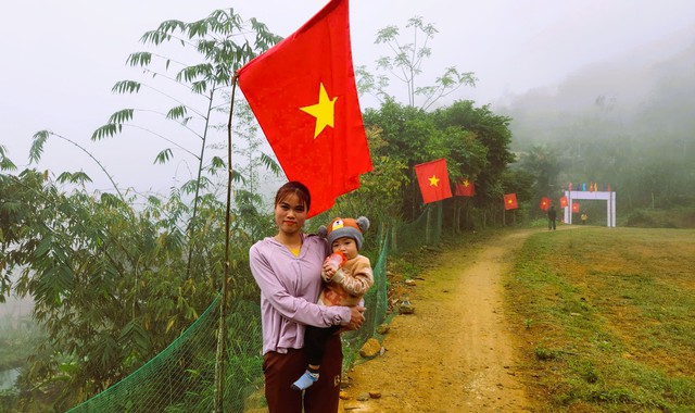 Tổng Bí thư Tô Lâm bỏ phiếu tại phường Ba Đình - Ảnh 6.