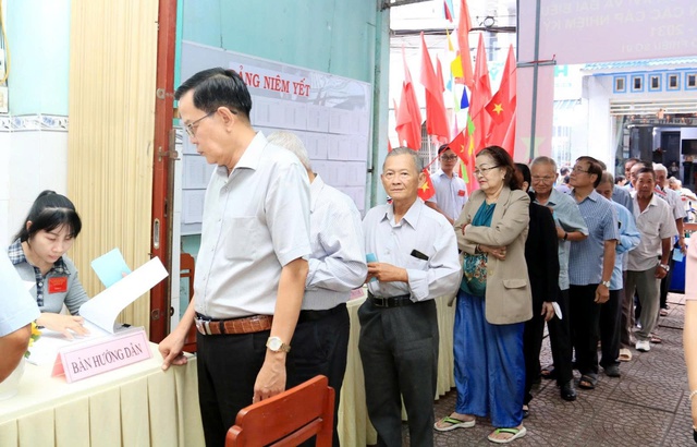 CLIP: Rộn ràng ngày bầu cử tại Cần Thơ, Vĩnh Long, An Giang, Tây Ninh - Ảnh 19.
