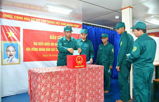 CLIP: Rộn ràng ngày bầu cử tại Cần Thơ, Vĩnh Long, An Giang, Tây Ninh - Ảnh 28.