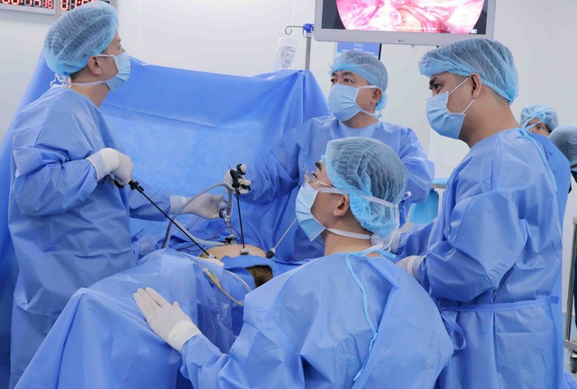 Xuất huyết sau mãn kinh kéo dài, người phụ nữ bất ngờ phát hiện ung thư - Ảnh 1.