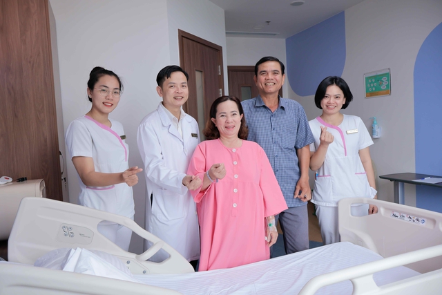 Xuất huyết sau mãn kinh kéo dài, người phụ nữ bất ngờ phát hiện ung thư - Ảnh 2.