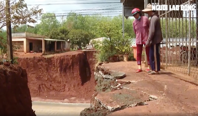 Nh&agrave; d&acirc;n cheo leo b&ecirc;n vực ở Đồng Nai: Chủ đầu tư xin lỗi v&agrave; cam kết khắc phục - Ảnh 5.