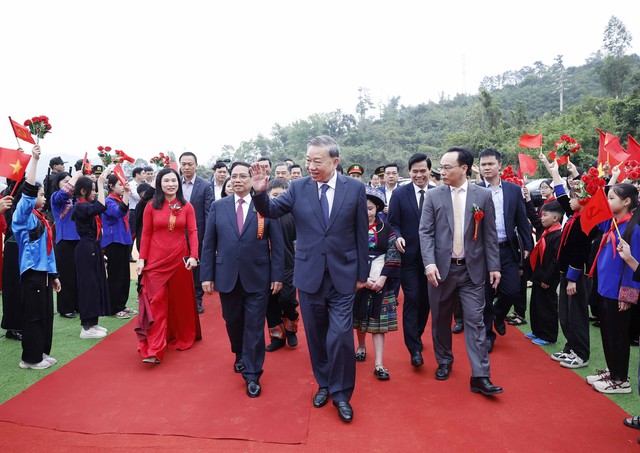 Tổng B&iacute; thư v&agrave; Thủ tướng dự Lễ khởi c&ocirc;ng, động thổ đồng loạt c&aacute;c trường nội tr&uacute; li&ecirc;n cấp bi&ecirc;n giới - Ảnh 1.