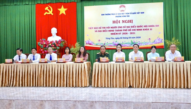 Hơn 200 cử tri phường Vũng Tàu tiếp xúc ứng cử viên bầu cử 2026 - Ảnh 1.