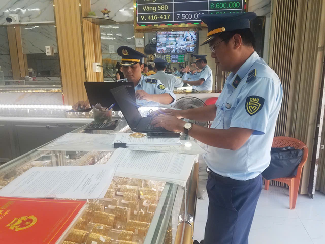 Phạt doanh nghiệp vàng tại Đồng Tháp gần 580 triệu đồng vì hàng giả mạo nhãn hiệ - Ảnh 1. Phạt doanh nghiệp vàng tại Đồng Tháp gần 580 triệu đồng vì hàng giả mạo nhãn hiệ - Ảnh 1.