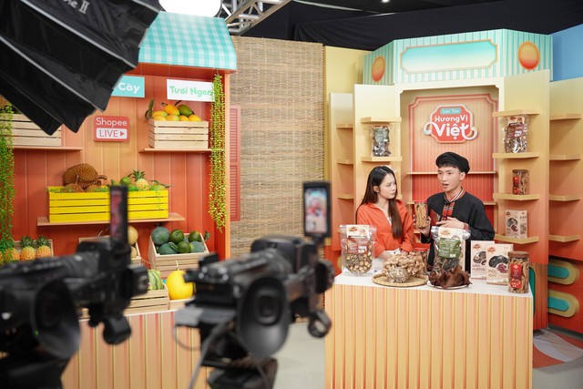 Shopee đồng hành cùng SMEs Việt tăng tốc chuyển đổi số và xuất khẩu trực tuyến - Ảnh 1. Shopee đồng hành cùng SMEs Việt tăng tốc chuyển đổi số và xuất khẩu trực tuyến - Ảnh 1.