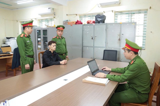 Kịp thời bắt giữ đối tượng trộm cắp tiền và vàng trên xe ô tô - Ảnh 1.