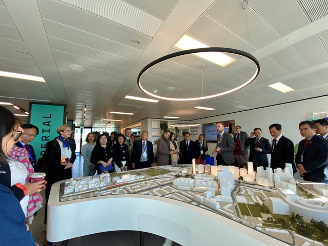 Việt Nam – Vương quốc Anh chia sẻ kinh nghiệm trong chăm sóc y tế - Ảnh 1.