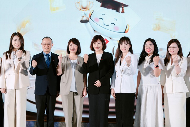 Techcombank ra mắt “Chương trình kiến tạo Tư duy và Bản lĩnh Lãnh đạo cho thế hệ kế cận” - Ảnh 1.