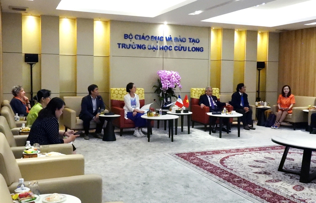 Một trường đại học ở miền Tây hợp tác với đối tác tại Pháp - Ảnh 1.