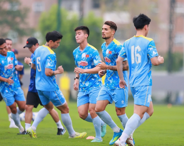 HLV Kim Sang-sik tự tin hướng mục tiêu giúp tuyển Việt Nam đánh bại Malaysia 2-0 - Ảnh 1.