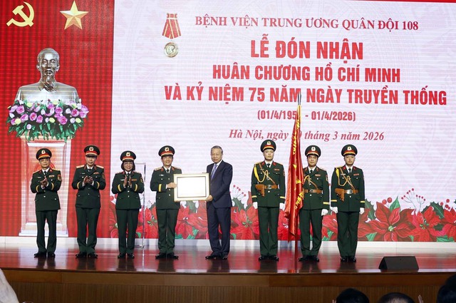 Tổng Bí thư Tô Lâm nhấn mạnh nâng cao chất lượng điều trị tại Bệnh viện Trung ương Quân đội 108 - Ảnh 5. Tổng Bí thư Tô Lâm nhấn mạnh nâng cao chất lượng điều trị tại Bệnh viện Trung ương Quân đội 108 - Ảnh 5.