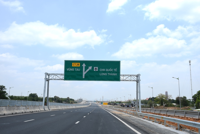 Cao tốc Biên Hòa - Vũng Tàu hoãn khai thác tạm đến tháng 4 , 2026 - Ảnh 21. Cao tốc Biên Hòa - Vũng Tàu hoãn khai thác tạm đến tháng 4 , 2026 - Ảnh 21.