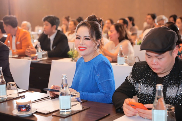 Doanh nhân Lê Thùy hội ngộ dàn nam vương quốc tế tại Nha Trang - Ảnh 2.