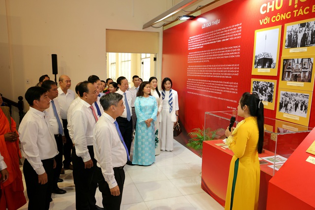 Hơn 140 tư liệu qúy về bầu cử tại Cần Thơ , khẳng định vai trò Quốc hội - Ảnh 2. Hơn 140 tư liệu qúy về bầu cử tại Cần Thơ , khẳng định vai trò Quốc hội - Ảnh 2.