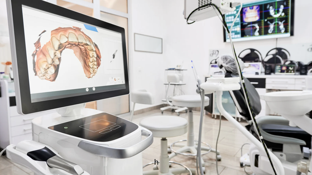 Vì sao TPHCM tăng cường quản lý kỹ thuật nha khoa tại các phòng khám? - Ảnh 1.