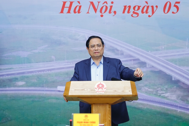 Thủ tướng Phạm Minh Chính yêu cầu đầu tư giao thông kết nối và mở rộng cao tốc 2026 - Ảnh 1. Thủ tướng Phạm Minh Chính yêu cầu đầu tư giao thông kết nối và mở rộng cao tốc 2026 - Ảnh 1.
