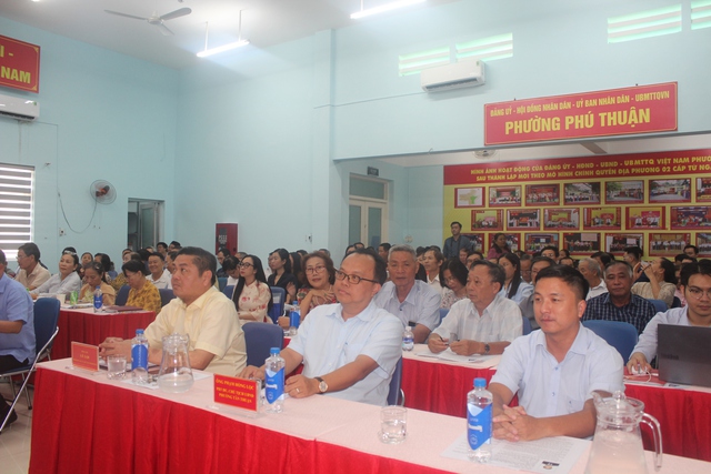 Tổng thư ký Quốc hội Lê Quang Mạnh và các ứng cử viên ĐBQH tiếp xúc cử tri tại TPHCM - Ảnh 2.