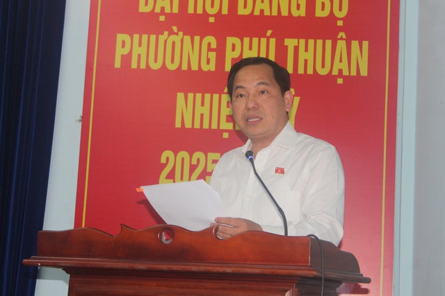 Tổng thư ký Quốc hội Lê Quang Mạnh và các ứng cử viên ĐBQH tiếp xúc cử tri tại TPHCM - Ảnh 3.