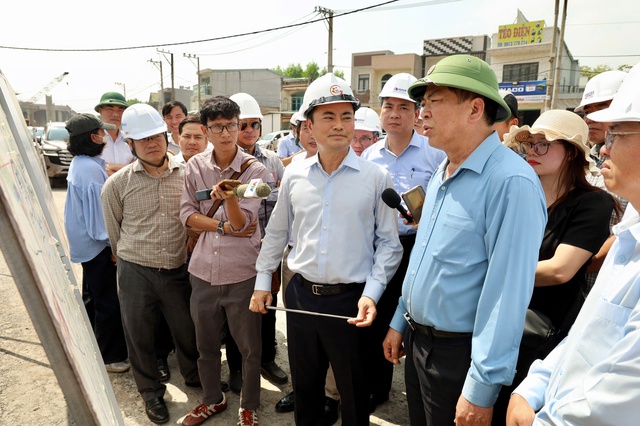 Bộ trưởng kiểm tra tiến độ V&agrave;nh đai 3 tại n&uacute;t T&acirc;n Vạn - Ảnh 2.