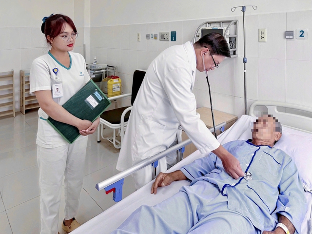 Người đàn ông ở Cần Thơ suýt mất mạng trước những triệu chứng nhiều người hay gặp - Ảnh 2.