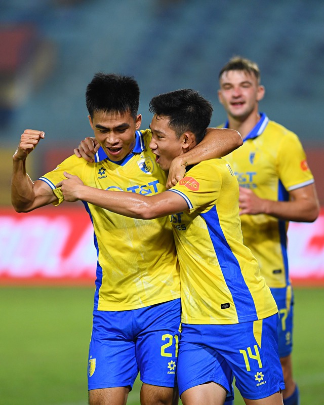 Vòng 19 V-League 2025-2026: Hoàng Hên lập công lớn giúp Hà Nội FC thắng đậm - Ảnh 5.
