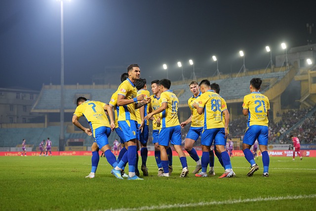 Vòng 19 V-League 2025-2026: Hoàng Hên lập công lớn giúp Hà Nội FC thắng đậm - Ảnh 3.