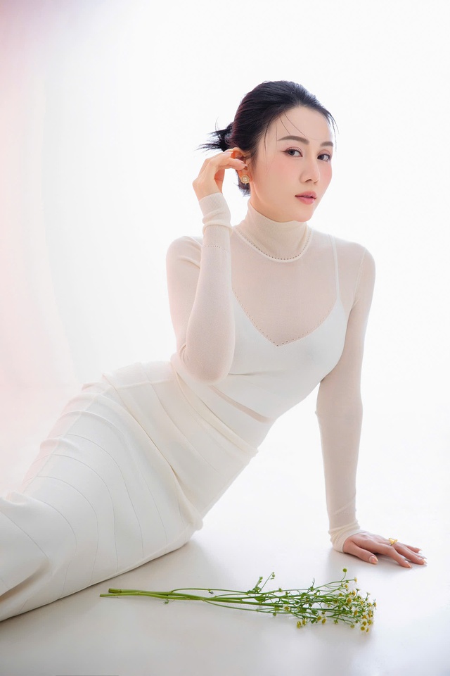 Ca sĩ Khánh Anh: "Chọn dòng nhạc Ballad sau 10 năm xa quê nhà" - Ảnh 3.