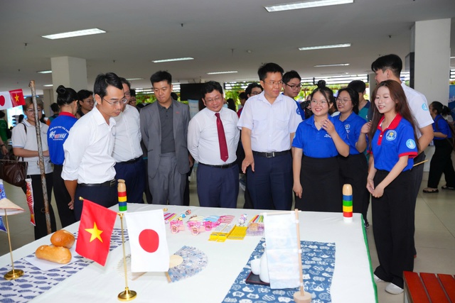 3.000 sinh vi&ecirc;n "ch&aacute;y" hết m&igrave;nh tại English Camp 2026. - Ảnh 5.