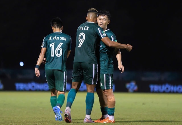 Minh Vương toả sáng, Đồng Nai huỷ diệt Quảng Ninh 3-0 - Ảnh 1.