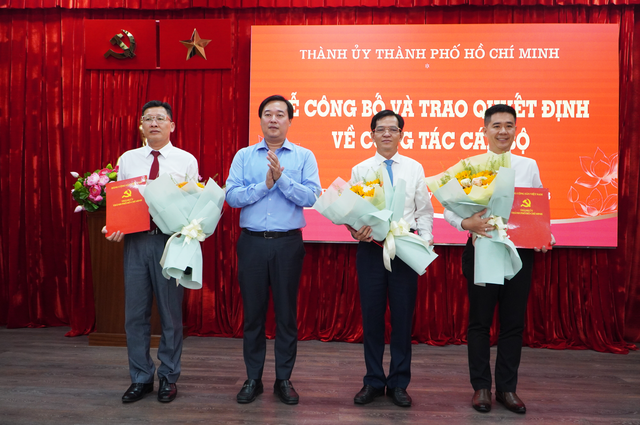 Công bố quyết định của Ban Thường vụ Thành ủy TPHCM về công tác cán bộ - Ảnh 1.