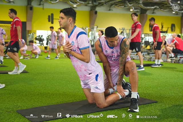 Chân chuyền số 1 V-League khiến người hâm mộ Việt Nam lo lắng - Ảnh 5.