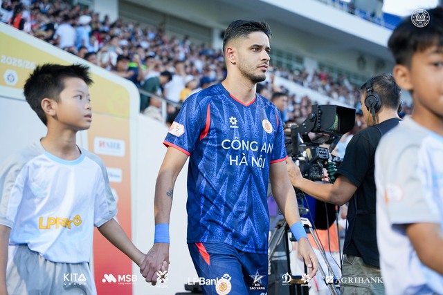Chân chuyền số 1 V-League khiến người hâm mộ Việt Nam lo lắng - Ảnh 3.
