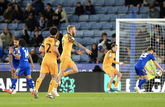 Leicester City rớt hạng Ba: Cú trượt dài của cựu vô địch Ngoại hạng - Ảnh 3.