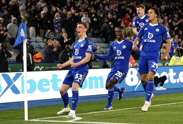 Leicester City rớt hạng Ba: Cú trượt dài của cựu vô địch Ngoại hạng - Ảnh 2.