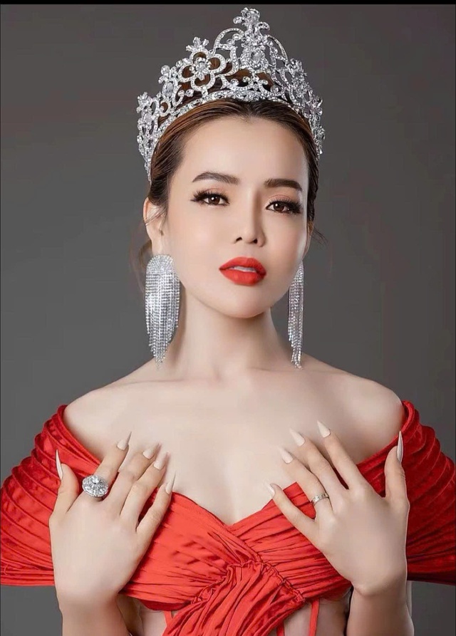 Á hậu Ánh Quyên: Hình mẫu nữ doanh nhân đa năng trong kỷ nguyên sắc đẹp và hội nhập - Ảnh 2.