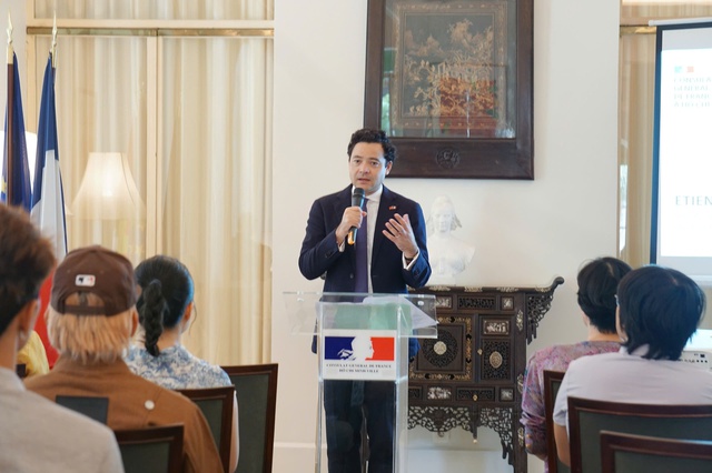 Triển lãm ảnh "Lyon – TPHCM": Đối thoại văn hóa giữa hai đô thị sông nước - Ảnh 1.